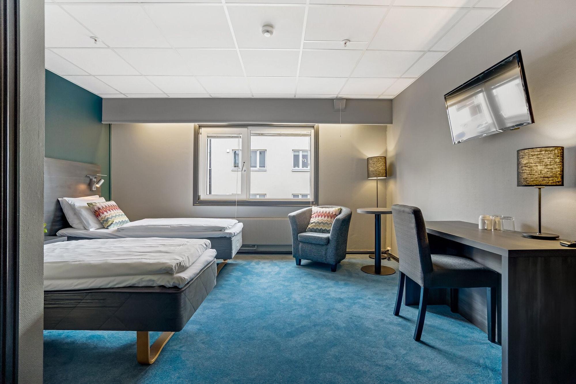 Easy Hotel 3*