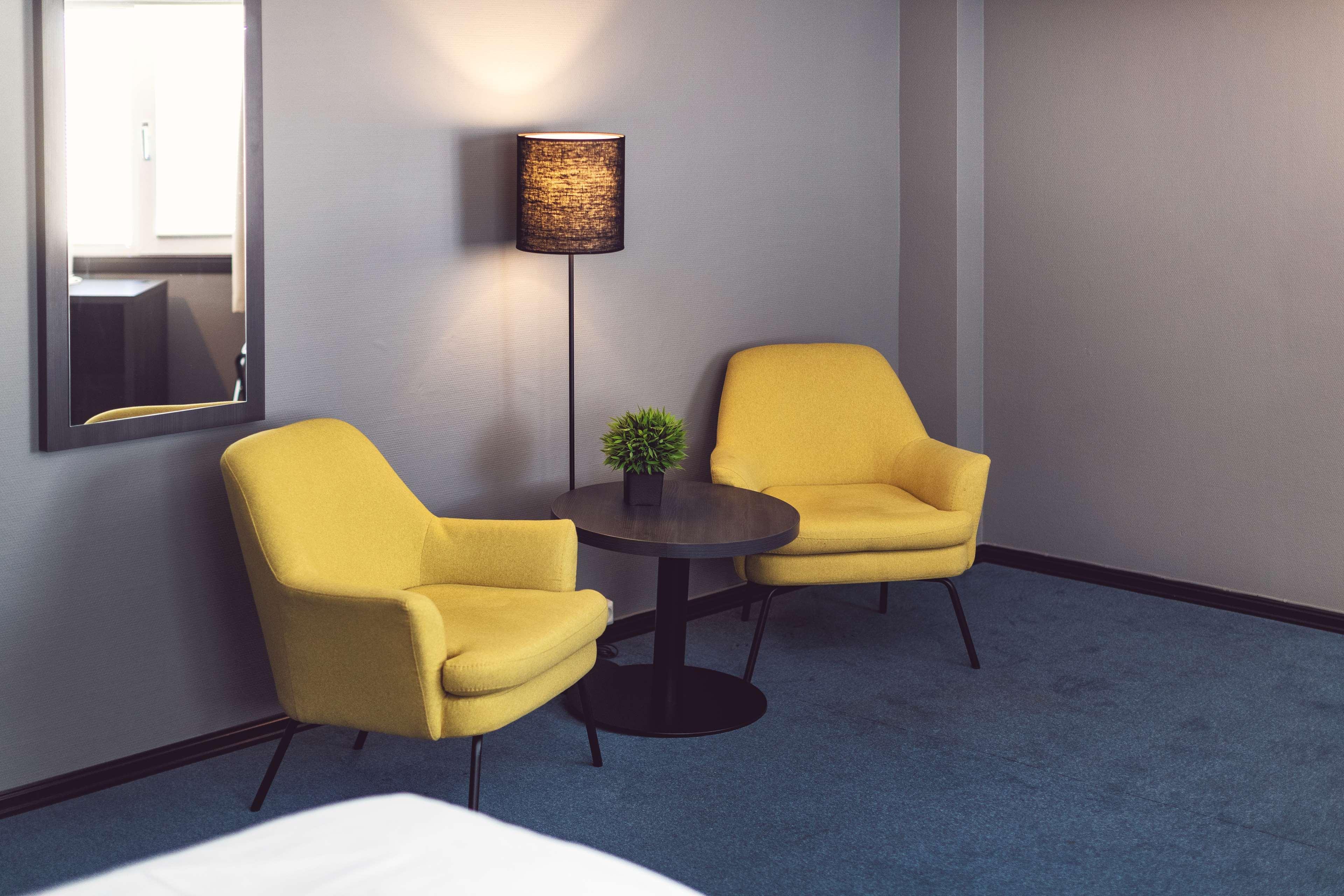 Easy Hotel